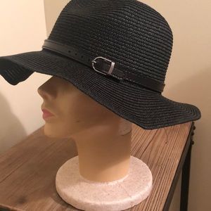 Black fashion hat with buckle